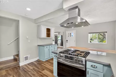 304 Warner St, Oregon City, OR 97045 - Photo 17