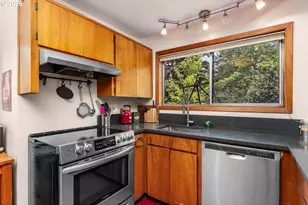 245 SE 108th Ave, Portland, OR 97216 - Photo 9