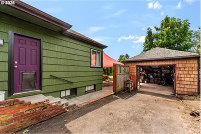 245 SE 108th Ave, Portland, OR 97216 - Photo 31