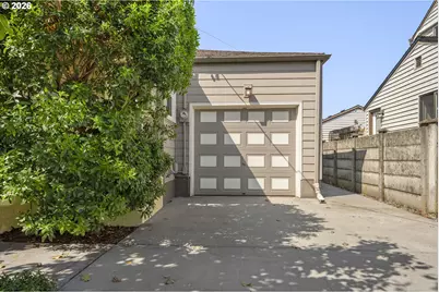 3829 NE 73rd Ave, Portland, OR 97213 - Photo 3