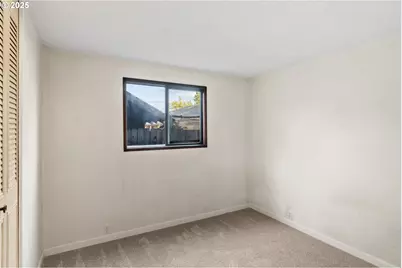 3826 Peppertree Dr, Eugene, OR 97402 - Photo 23