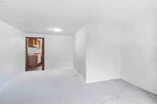 3826 Peppertree Dr, Eugene, OR 97402 - Photo 9