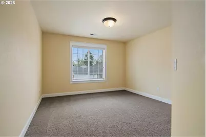 902 NE 47th Ave, Hillsboro, OR 97124 - Photo 35