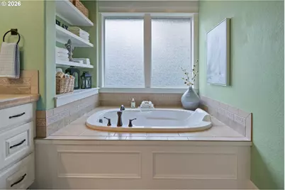 902 NE 47th Ave, Hillsboro, OR 97124 - Photo 29