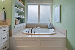 902 NE 47th Ave, Hillsboro, OR 97124 - Photo 29