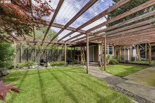12075 SW 9th St, Beaverton, OR 97005 - Photo 25