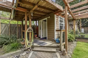12075 SW 9th St, Beaverton, OR 97005 - Photo 27