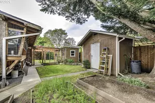 12075 SW 9th St, Beaverton, OR 97005 - Photo 31