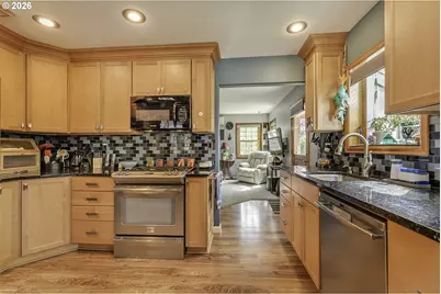 12075 SW 9th St, Beaverton, OR 97005 - Photo 17