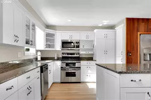 2235 10th St, Florence, OR 97439 - Photo 15