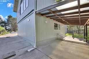 2235 10th St, Florence, OR 97439 - Photo 5
