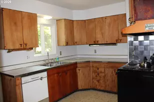 7131 NE Roselawn St, Portland, OR 97218 - Photo 5