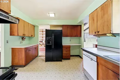 7131 NE Roselawn St, Portland, OR 97218 - Photo 5