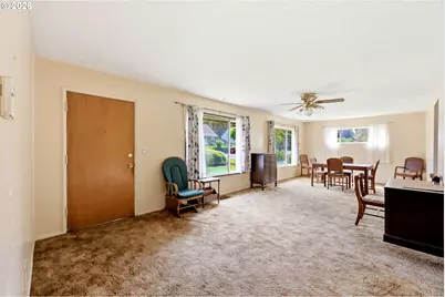 7131 NE Roselawn St, Portland, OR 97218 - Photo 3