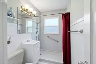 7131 NE Roselawn St, Portland, OR 97218 - Photo 13