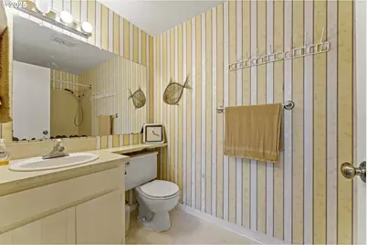 820 NE Cochran Ave, Gresham, OR 97030 - Photo 15