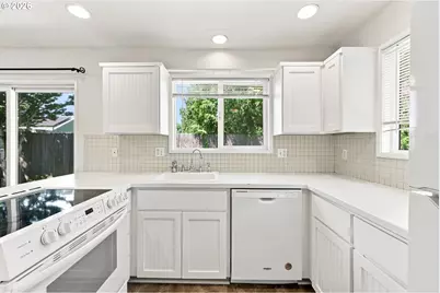 880 NW Florence Ave, Gresham, OR 97030 - Photo 15