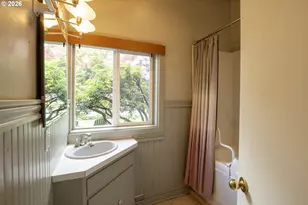 425 N 9th St, Cottage Grove, OR 97424 - Photo 25