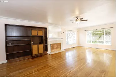 425 N 9th St, Cottage Grove, OR 97424 - Photo 13