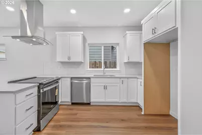 9271 E Burnside St, Portland, OR 97216 - Photo 5