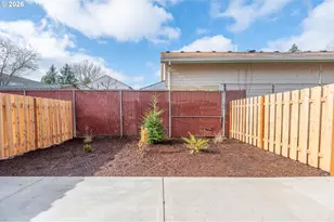 9271 E Burnside St, Portland, OR 97216 - Photo 25