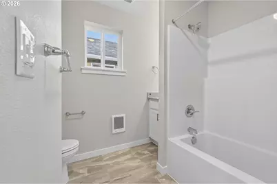 9271 E Burnside St, Portland, OR 97216 - Photo 17