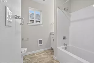 9271 E Burnside St, Portland, OR 97216 - Photo 17