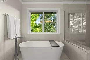 2305 Stonehurst Ct, Lake Oswego, OR 97034 - Photo 33