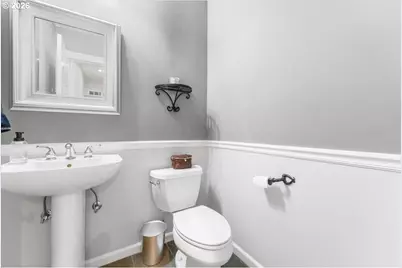 2305 Stonehurst Ct, Lake Oswego, OR 97034 - Photo 23