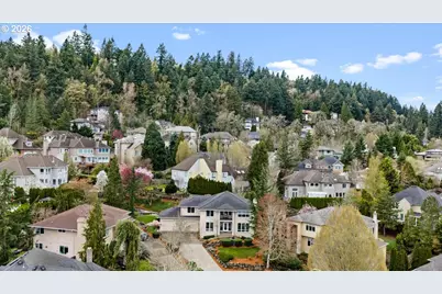 2305 Stonehurst Ct, Lake Oswego, OR 97034 - Photo 35