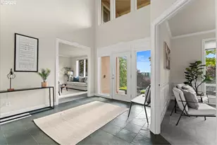 2305 Stonehurst Ct, Lake Oswego, OR 97034 - Photo 9
