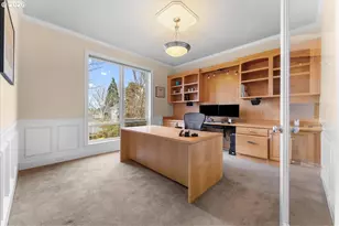 2305 Stonehurst Ct, Lake Oswego, OR 97034 - Photo 9