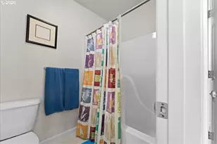 2305 Stonehurst Ct, Lake Oswego, OR 97034 - Photo 37