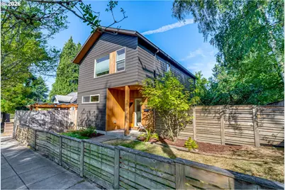 9326 N Tioga Ave, Portland, OR 97203 - Photo 5