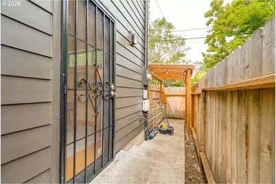 9326 N Tioga Ave, Portland, OR 97203 - Photo 23