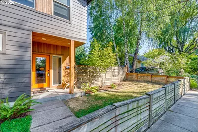 9326 N Tioga Ave, Portland, OR 97203 - Photo 3