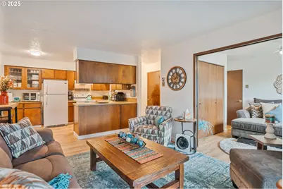 2005 Tibbetts Dr #105, Longview, WA 98632 - Photo 5