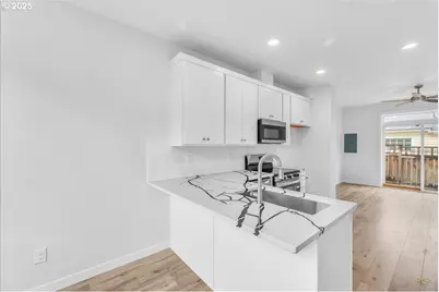 9416 N Bristol Ave, Portland, OR 97203 - Photo 7