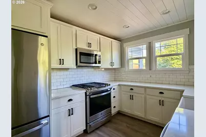 815 SW Cedar Ave, Warrenton, OR 97146 - Photo 7