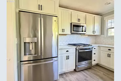 815 SW Cedar Ave, Warrenton, OR 97146 - Photo 9
