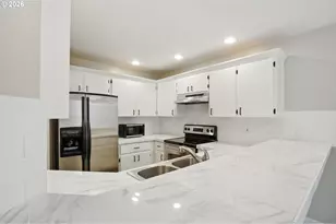 12528 SE Taggart St, Portland, OR 97236 - Photo 13