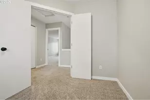 12528 SE Taggart St, Portland, OR 97236 - Photo 25