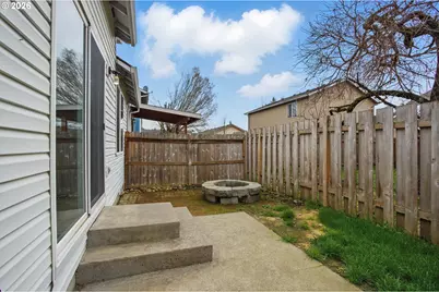 12528 SE Taggart St, Portland, OR 97236 - Photo 29