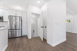 30 NE 143rd Ave, Portland, OR 97230 - Photo 15
