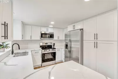 3885 SW 8th St, Gresham, OR 97030 - Photo 13