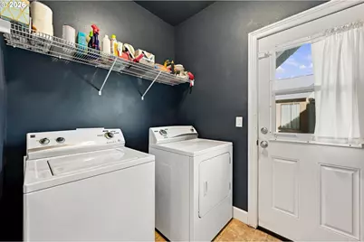 63119 NE De Haviland St, Bend, OR 97701 - Photo 17