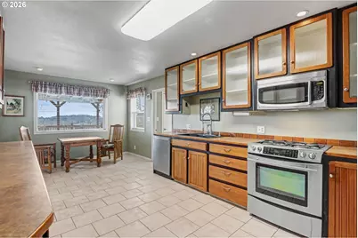 2415 SW Oakwood Dr, Dallas, OR 97338 - Photo 13