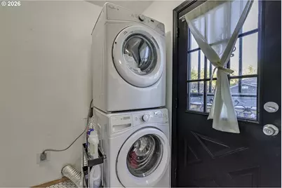 6223 N Yale St, Portland, OR 97203 - Photo 13