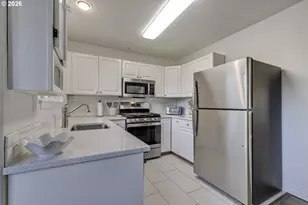 6223 N Yale St, Portland, OR 97203 - Photo 9