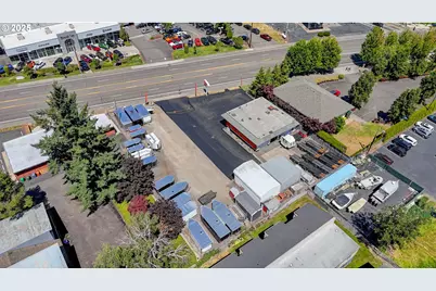 786 NE Burnside Rd, Gresham, OR 97030 - Photo 17